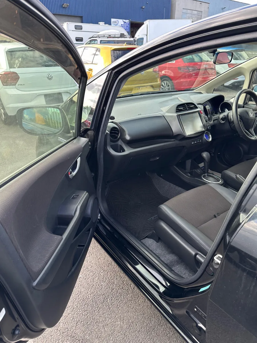 Honda Fit Hybrid Leather Package - Image 4