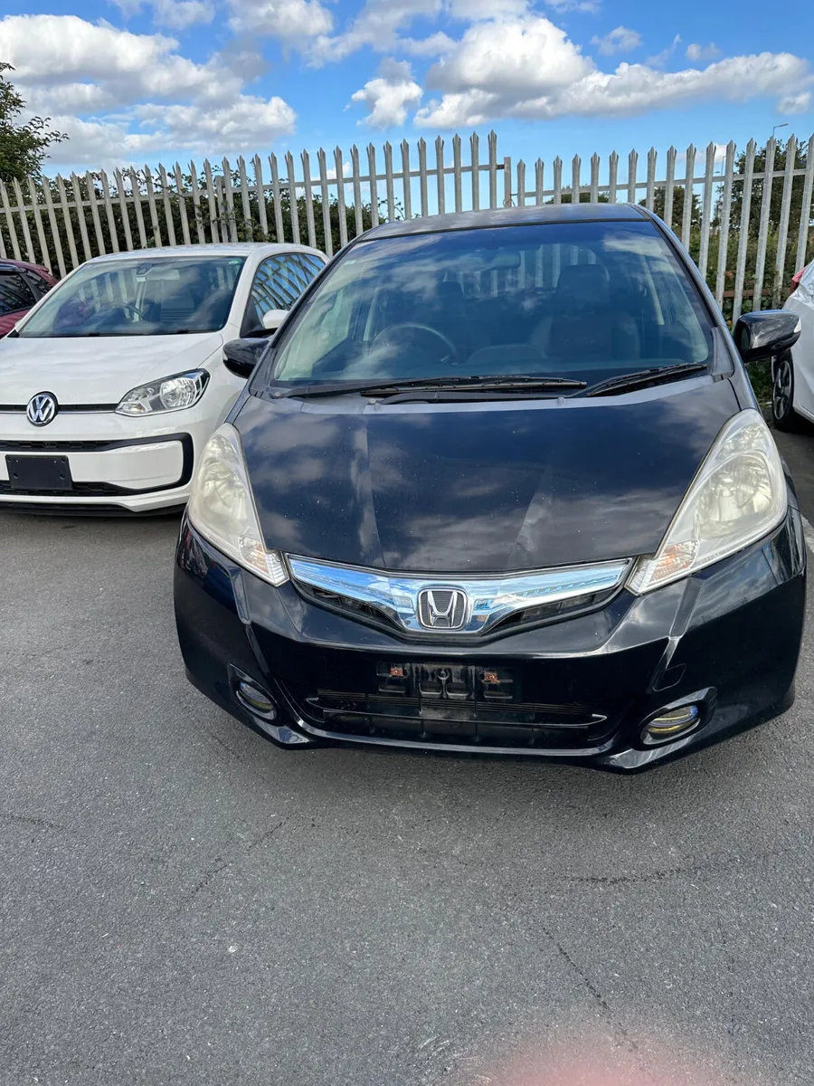 Honda Fit Hybrid Leather Package - Image 1