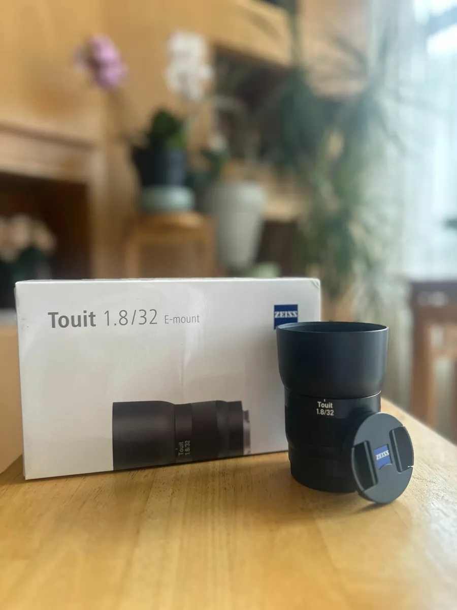 Carl Zeiss Touit 32mm f1.8 Sony E Mount - Image 1