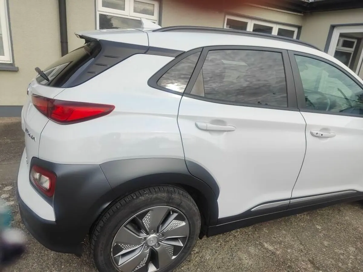 2021 Electric Hyundai Kona - Image 4