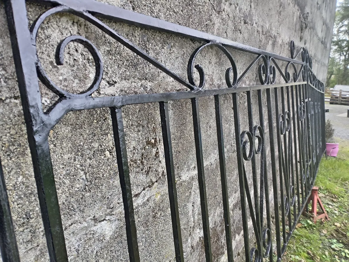 Solid iron gates 7 ft each. Cover 14ft entrance - Image 4