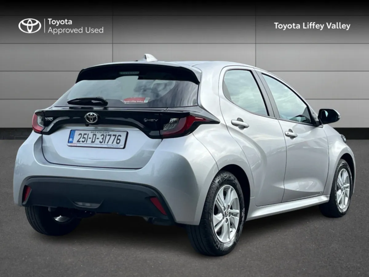 Toyota Yaris Yaris Hybrid 115 Luna - Image 2