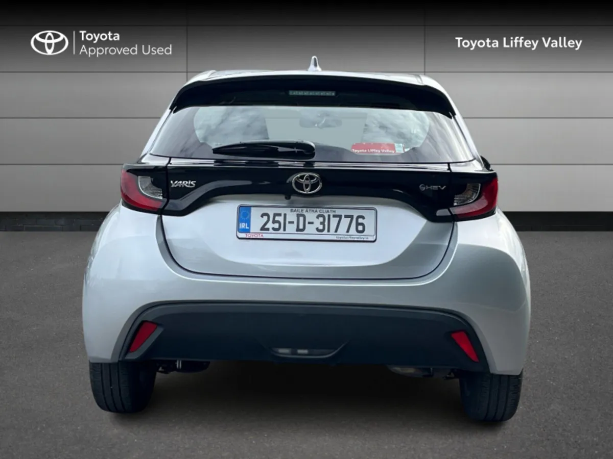 Toyota Yaris Yaris Hybrid 115 Luna - Image 4