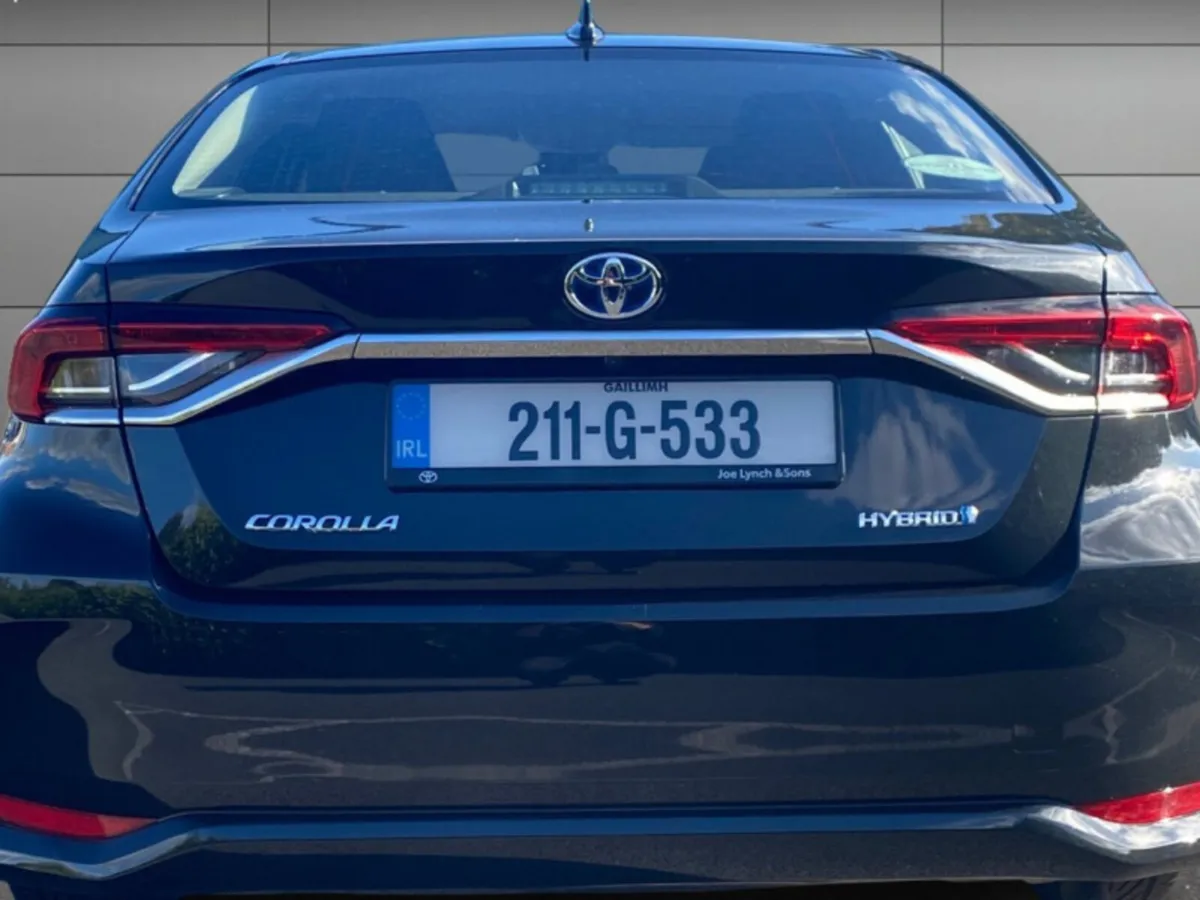 Toyota Corolla Hybrid Luna Saloon - Image 4