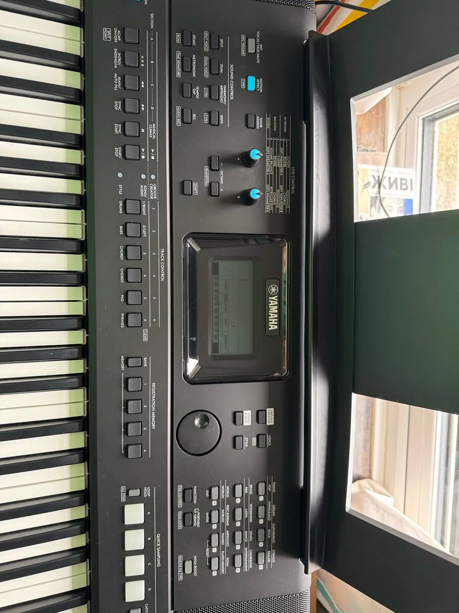 Yamaha PSR-E473 61-Key Keyboard + Sustain Pedal - Image 2