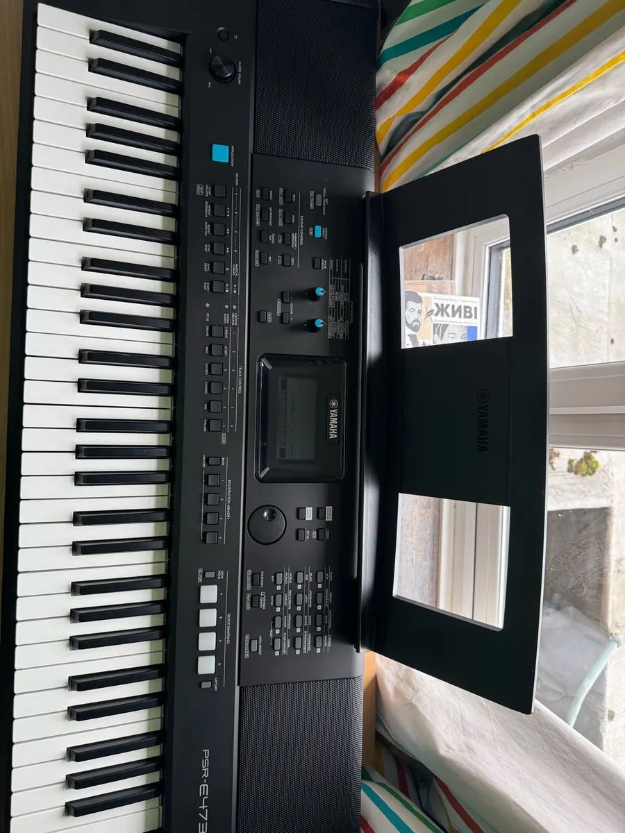 Yamaha PSR-E473 61-Key Keyboard + Sustain Pedal - Image 4