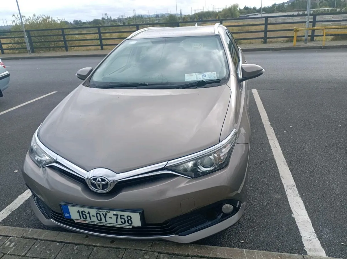 Toyota Auris - Image 1