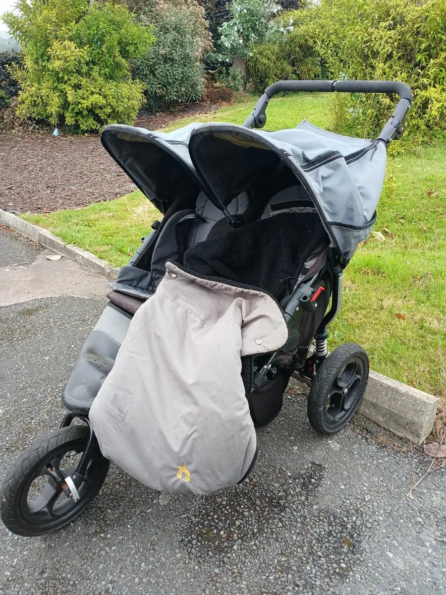 Out n About double buggy