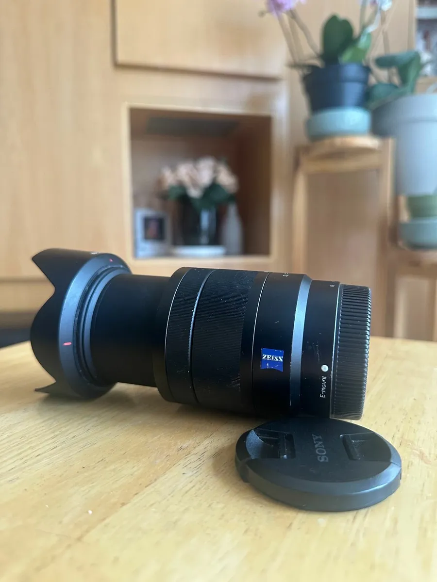 Sony 16 - 70 f4 lens Sony E Mount - Image 2