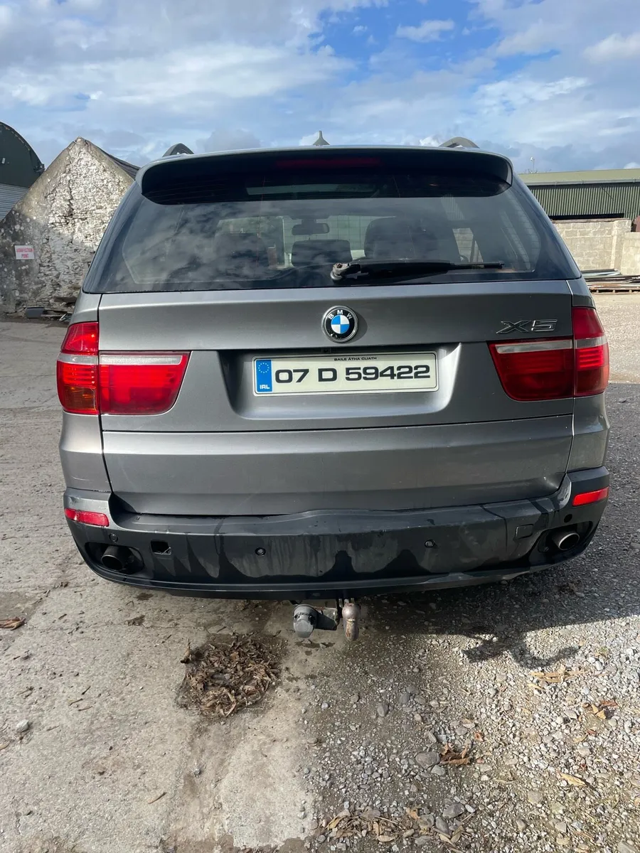 Bmw x5 crewcab commercial - Image 4