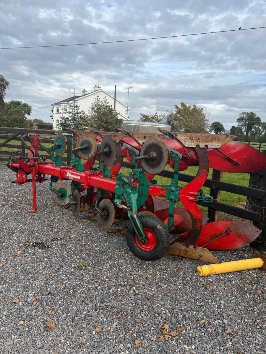 Kverneland plough - Image 3