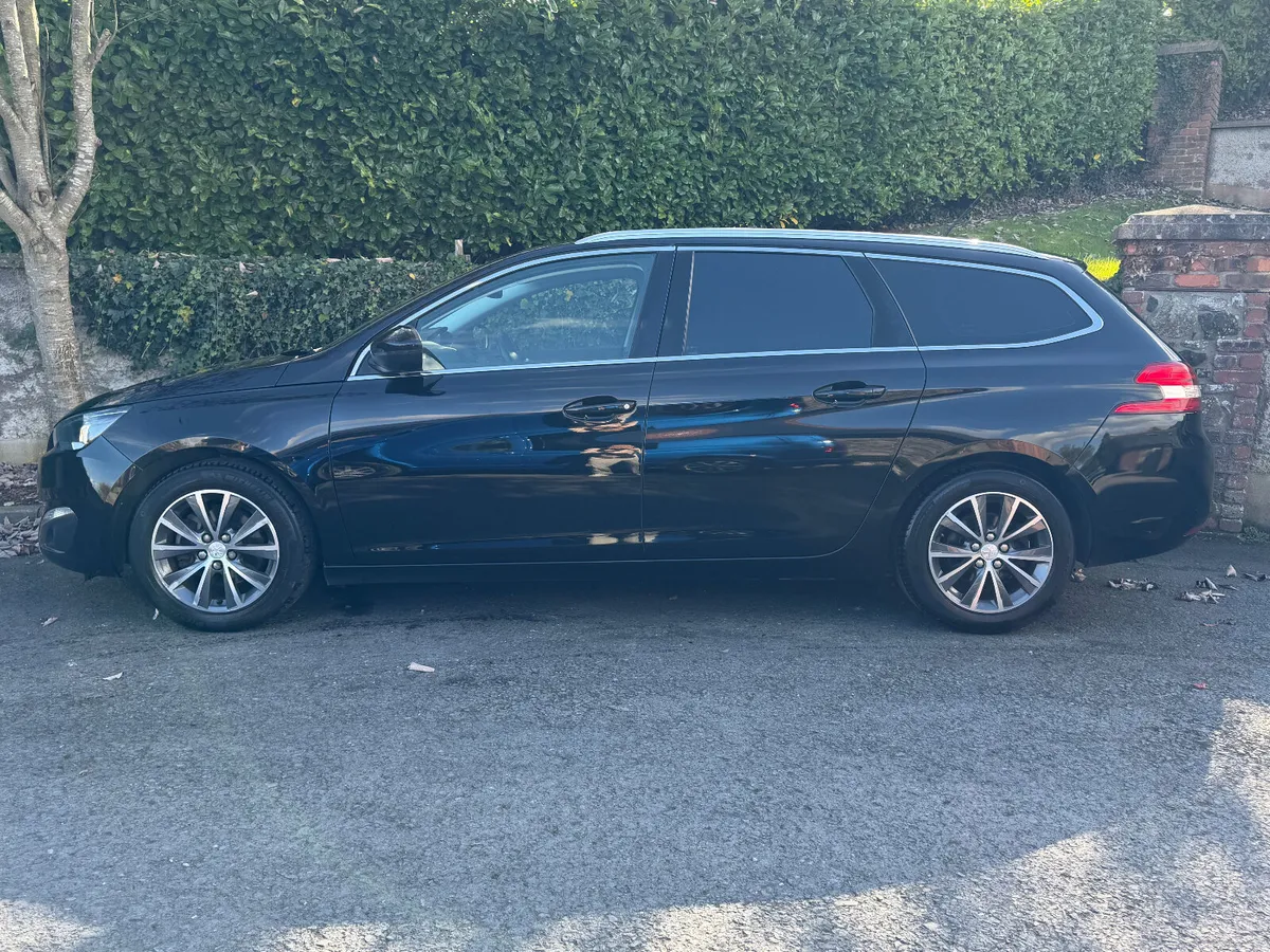Peugeot 308 SW Allure 1.6D 2017 - Image 2