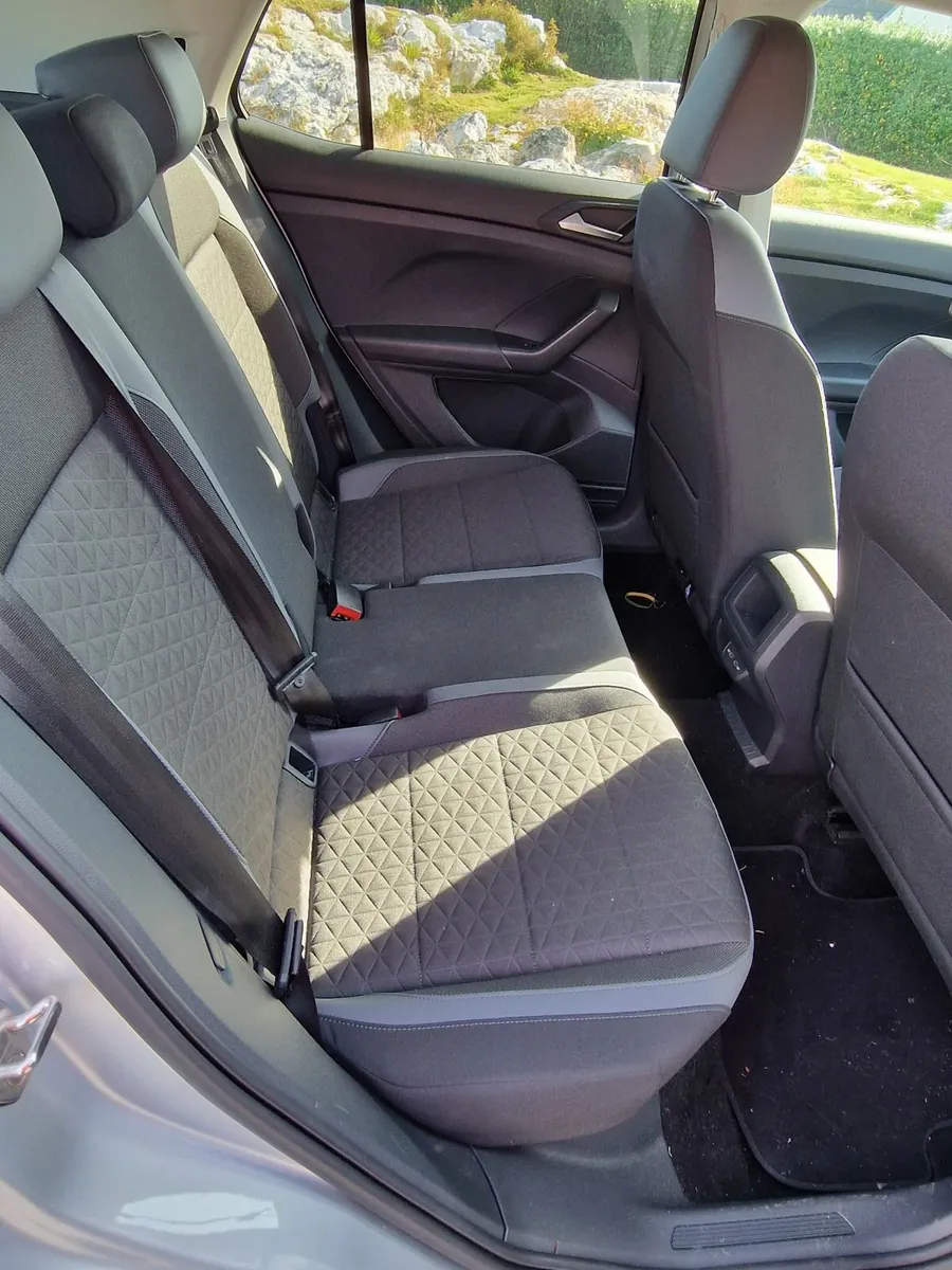 Volkswagen T-Cross 2023 - Image 3
