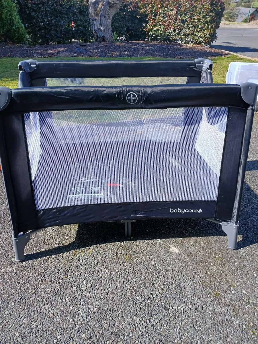Travel cot - Image 2