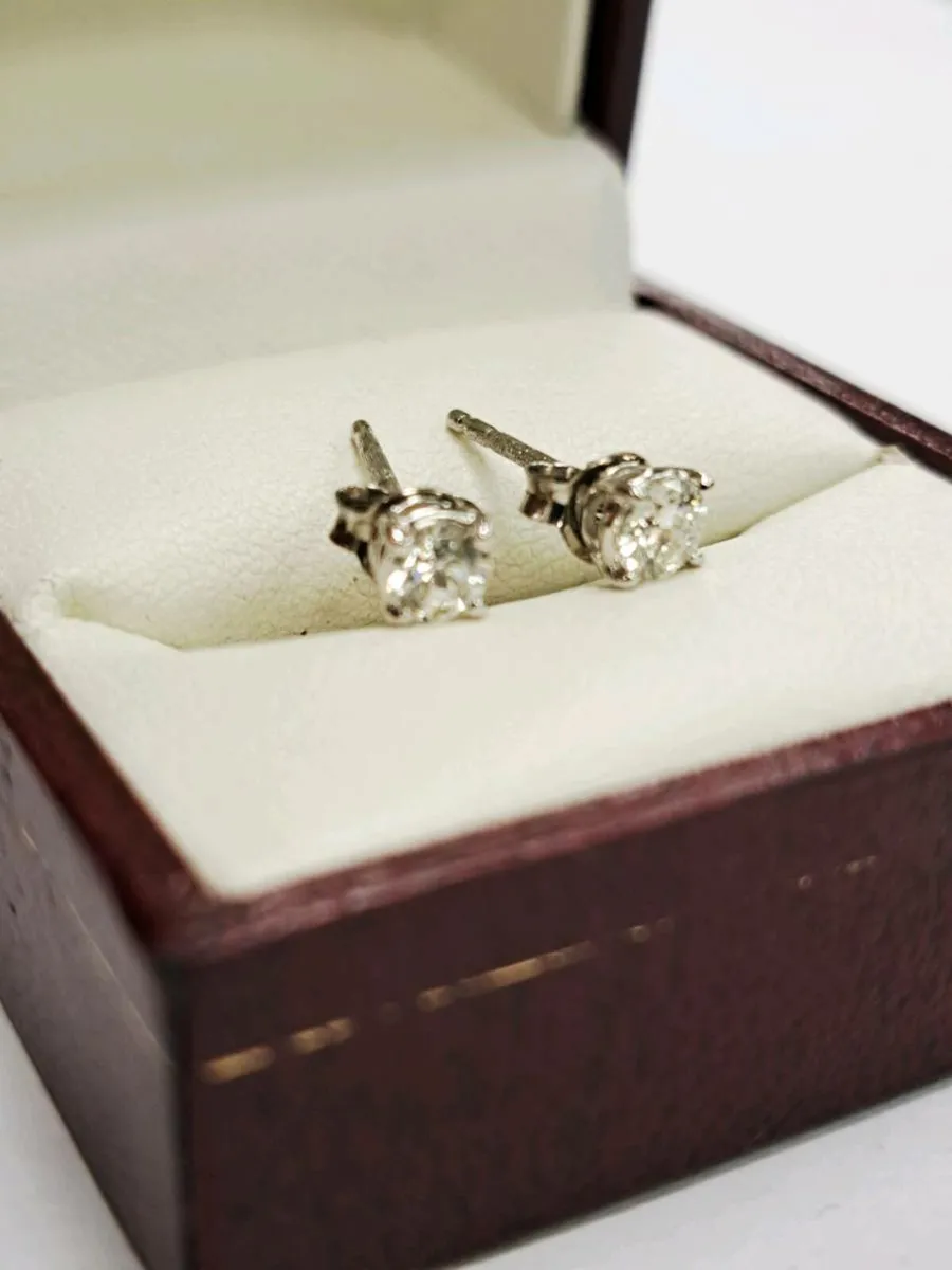 18K White Gold Diamond Earrings 18CT - Image 2