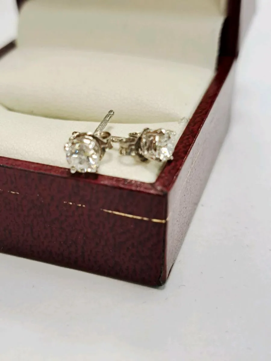 18K White Gold Diamond Earrings 18CT - Image 3