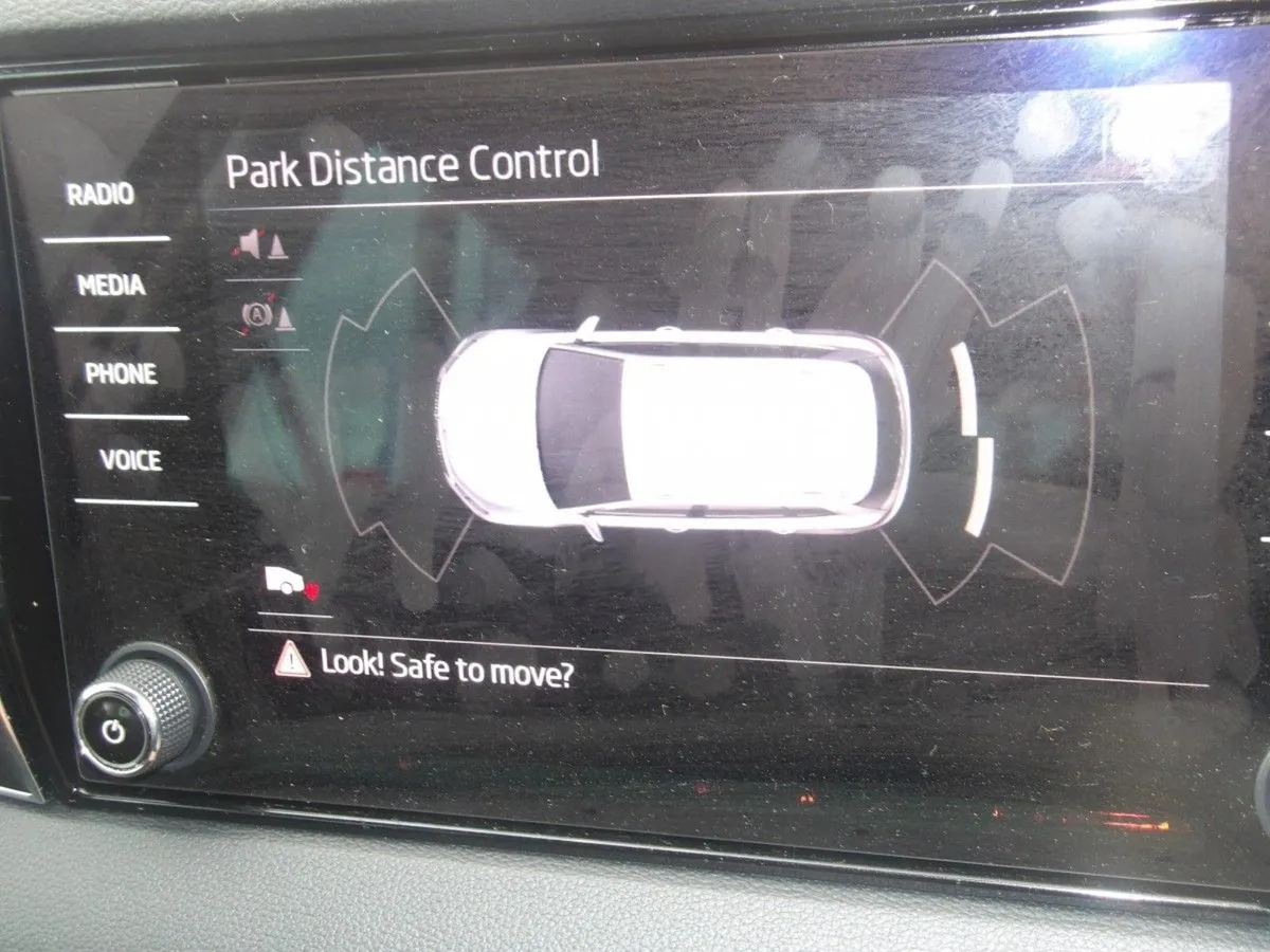 Skoda Karoq 2.0tdi 115HP DSG Ambition - Image 3