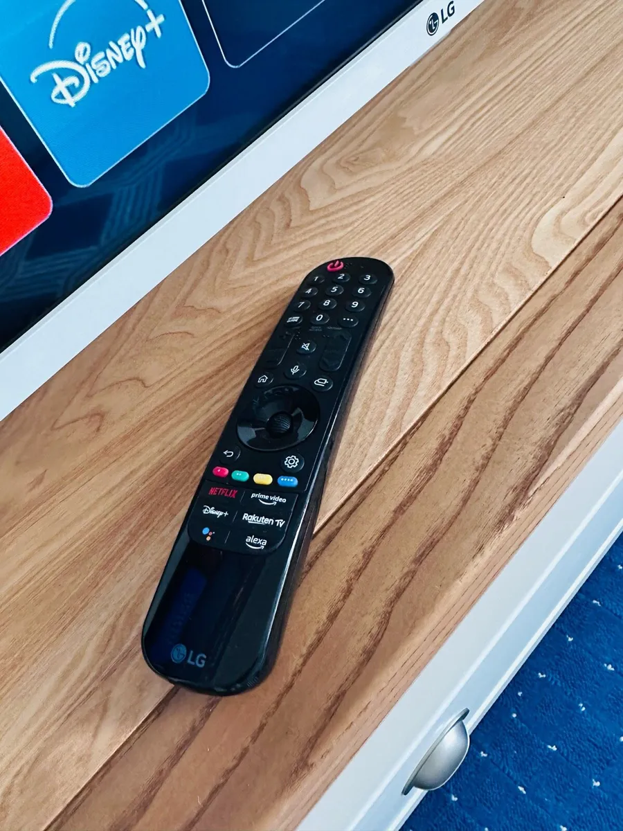 43 inch 4K Smart TV - Image 2