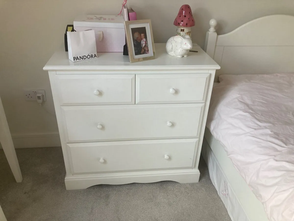 Bedroom furniture - Image 3