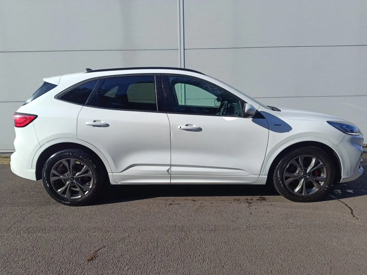 Ford Kuga 1.5tdci ST Line Eco 120PS St-line Mint - Image 2