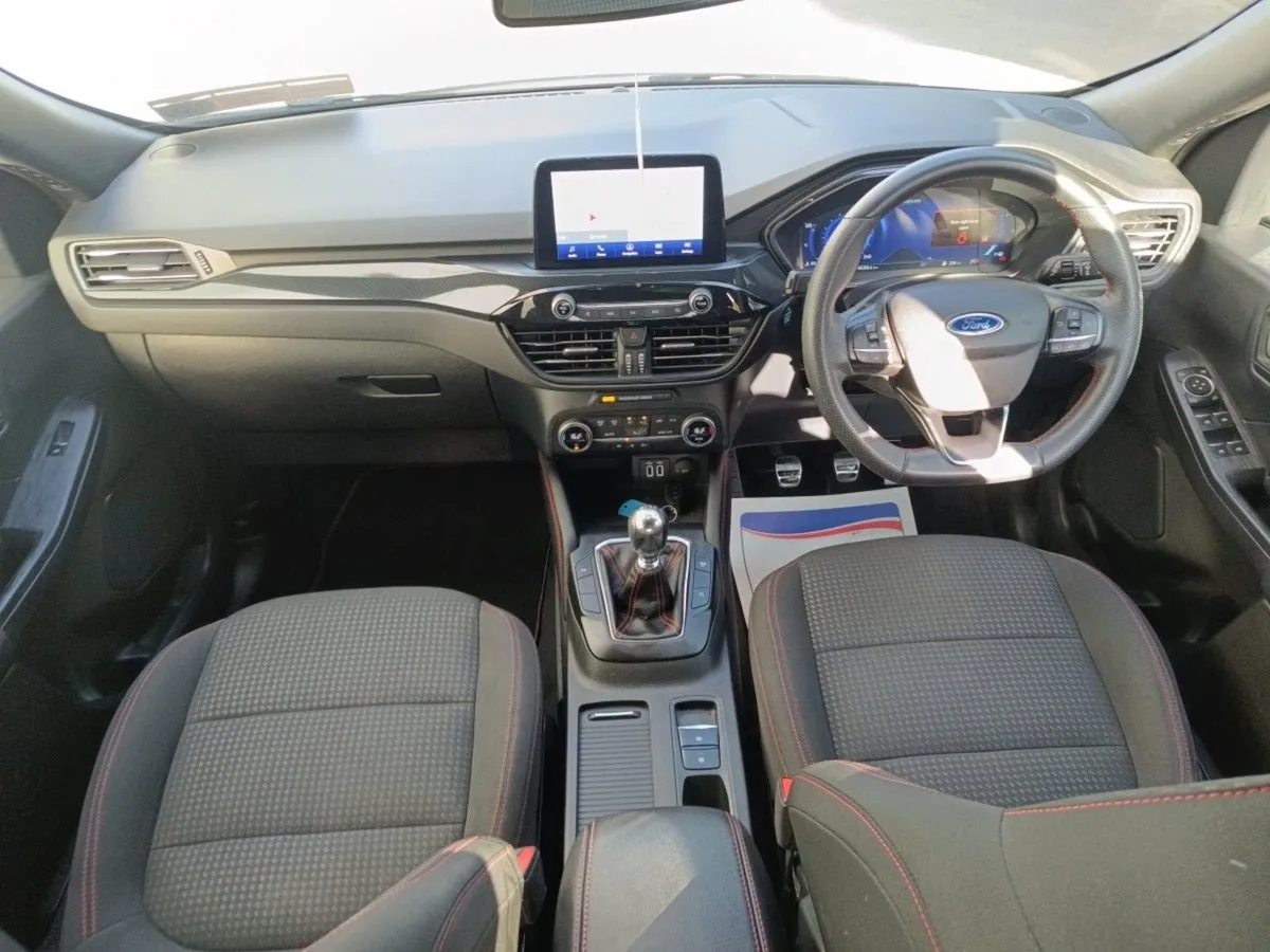 Ford Kuga 1.5tdci ST Line Eco 120PS St-line Mint - Image 4