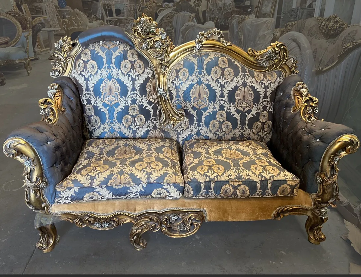 Old nice 2 seater sofa