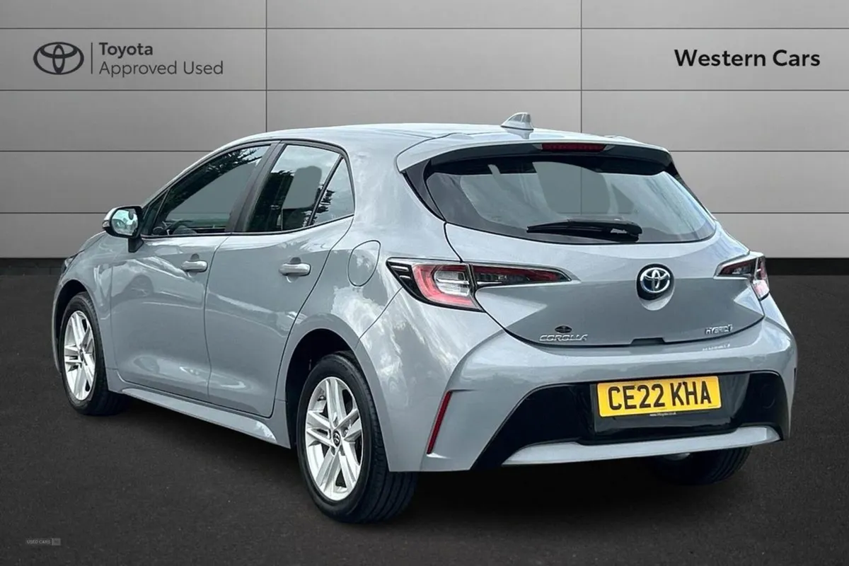 Toyota Corolla 1.8 Vvt-h Icon CVT Euro 6 (s/s) 5dr - Image 4