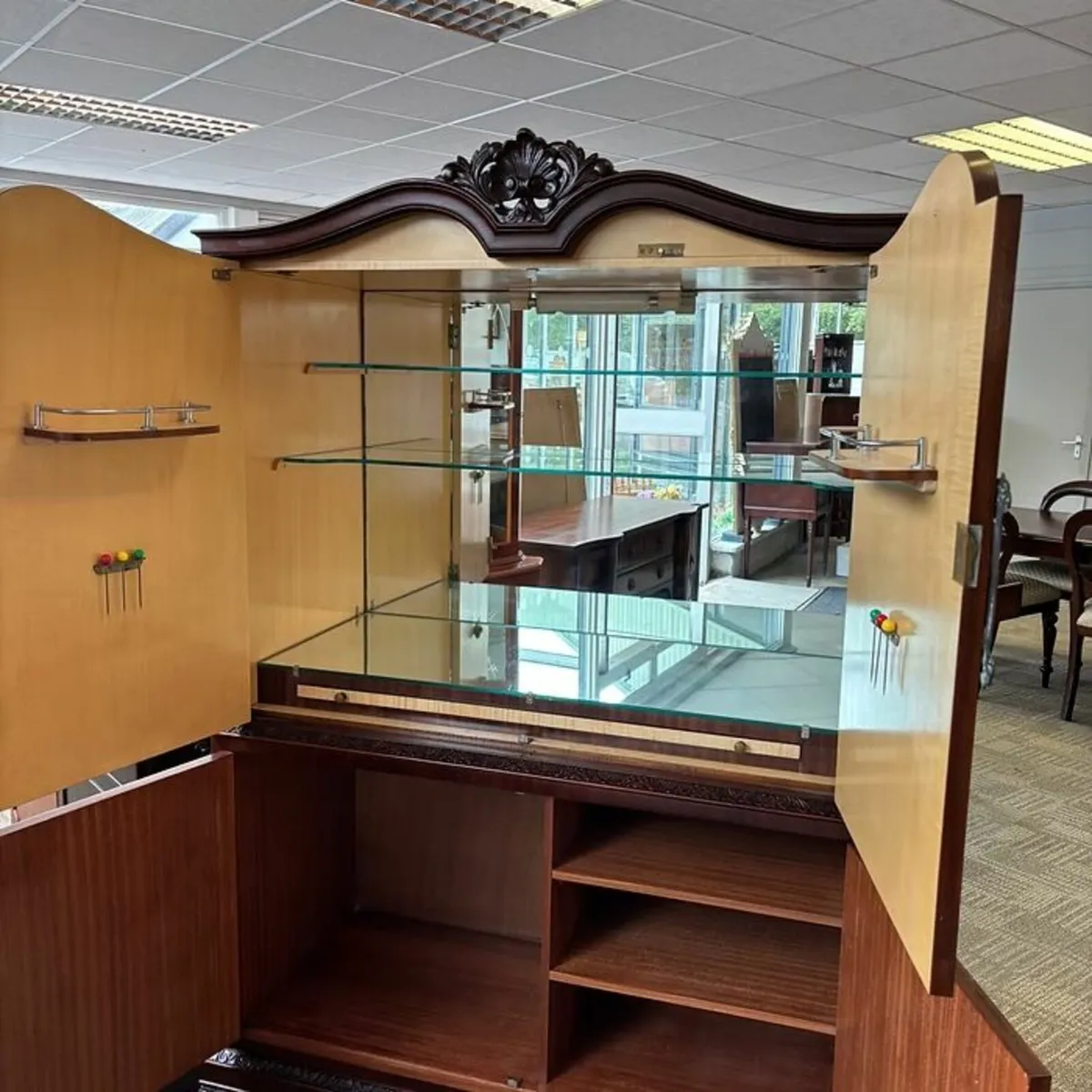 Mid 20th century mahogany flamed drinks cabinet - Image 2