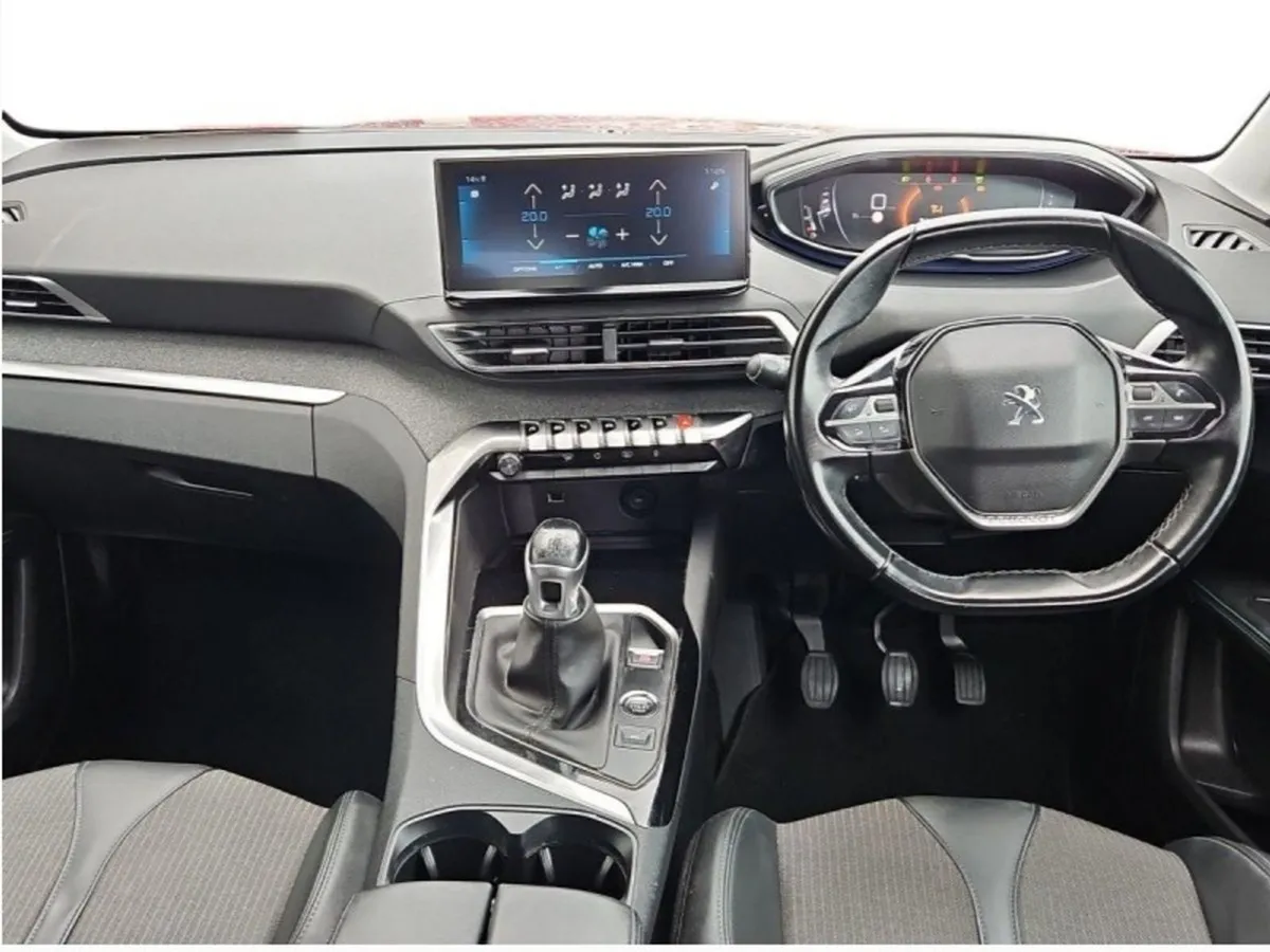 Peugeot 5008 1.5 Bluehdi 130bhp Allure - Image 2