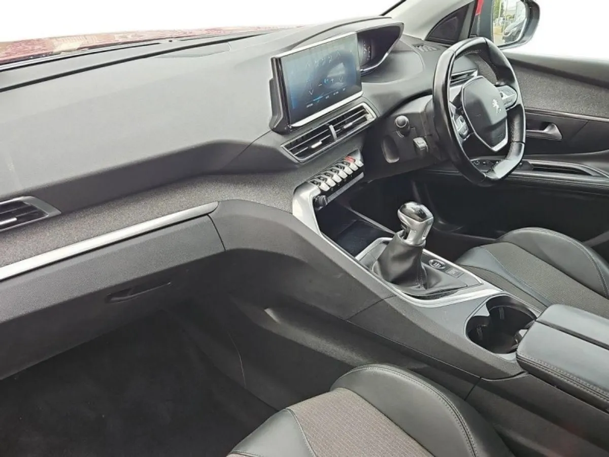 Peugeot 5008 1.5 Bluehdi 130bhp Allure - Image 4
