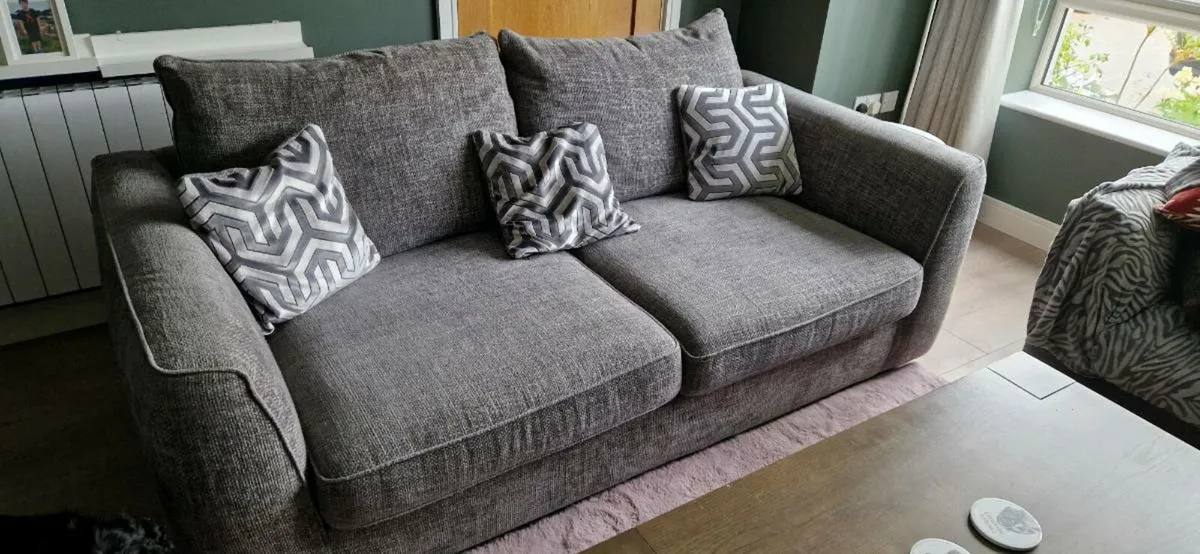 Suite of furniture (Sofa)- almost new - Image 2