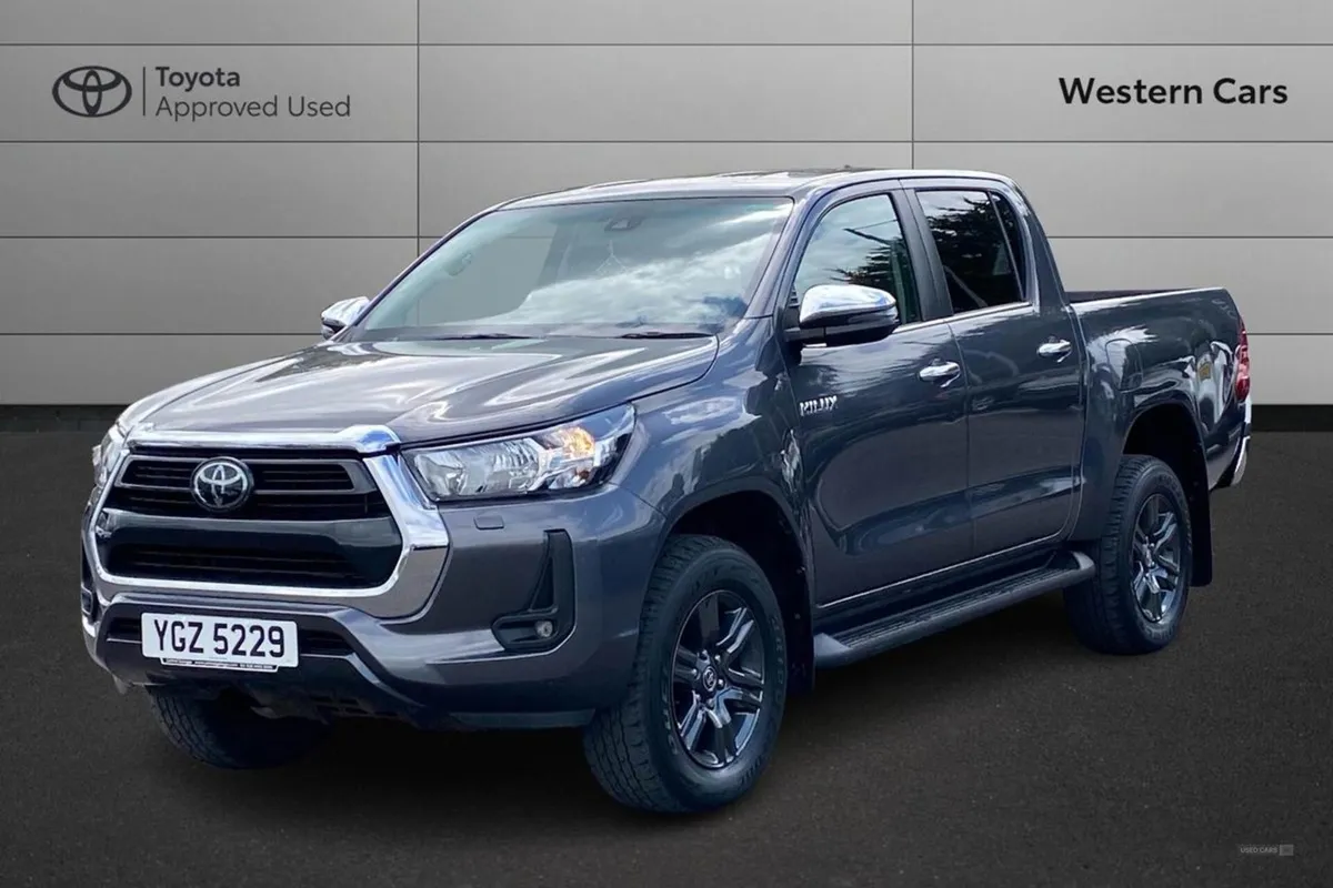 Toyota HiLux 2.4 D-4d Icon Pickup Double Cab 4dr - Image 3
