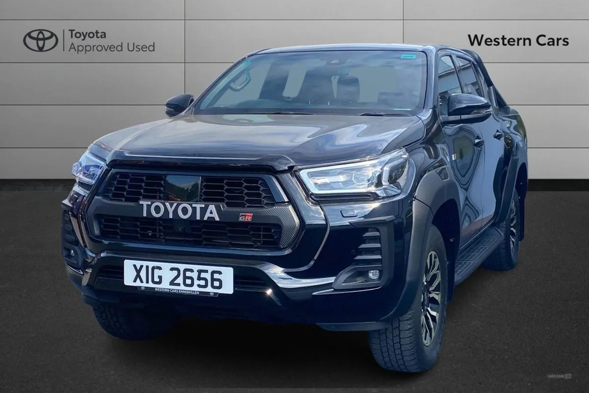 Toyota HiLux 2.8 D-4d GR Sport Auto 4WD Euro 6 (s - Image 1