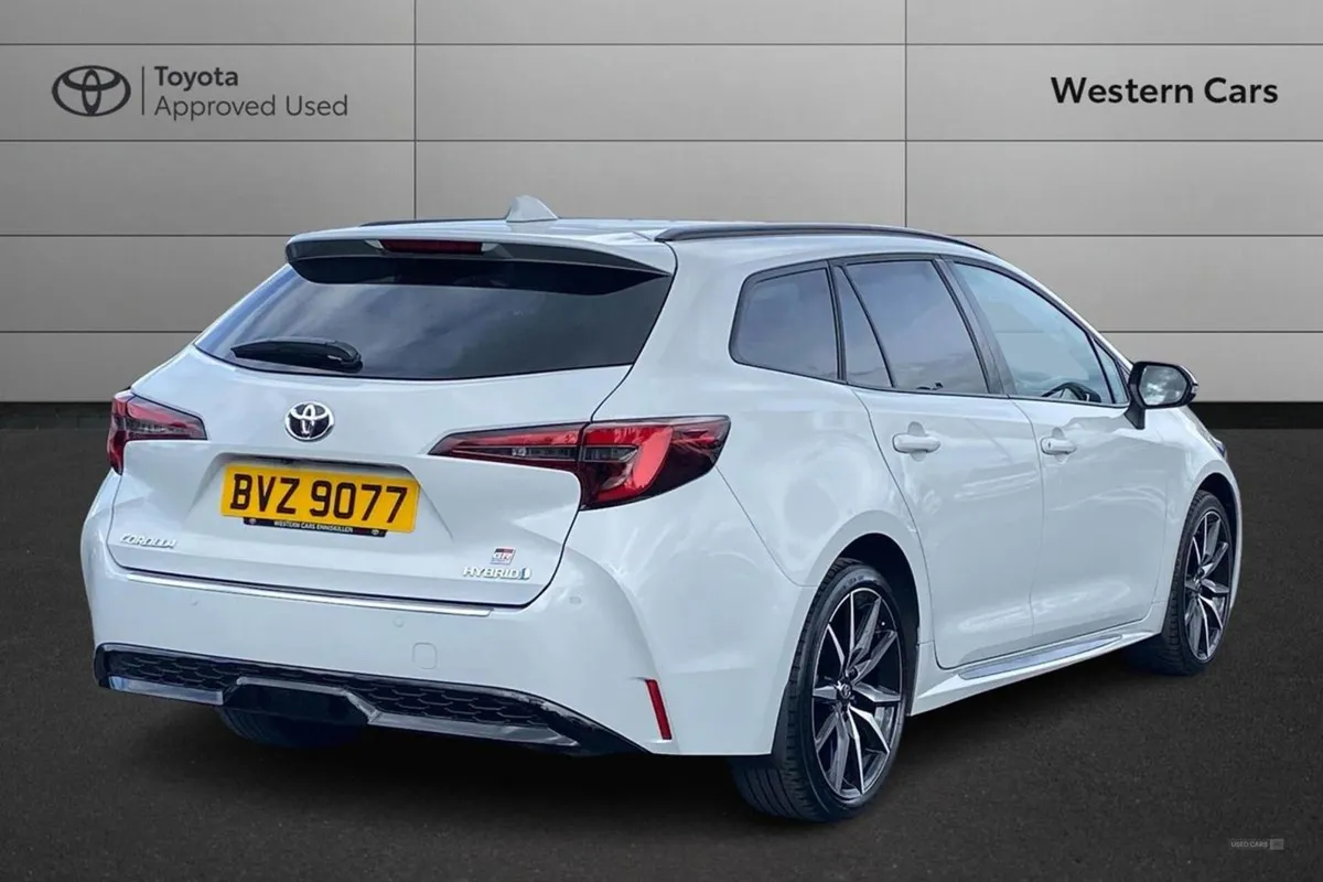 Toyota Corolla 2.0 Vvt-h GR Sport Touring Sports - Image 2
