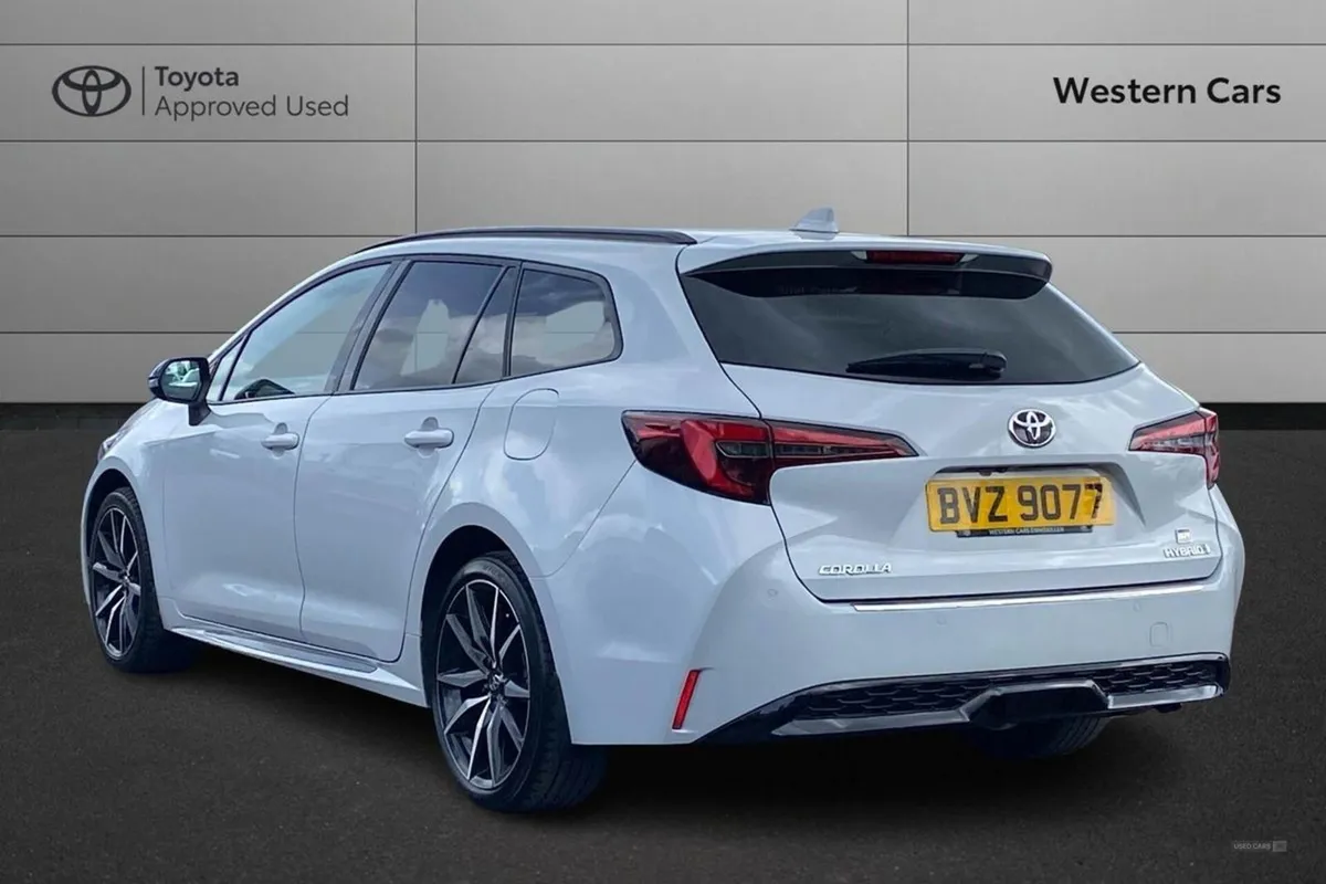 Toyota Corolla 2.0 Vvt-h GR Sport Touring Sports - Image 4
