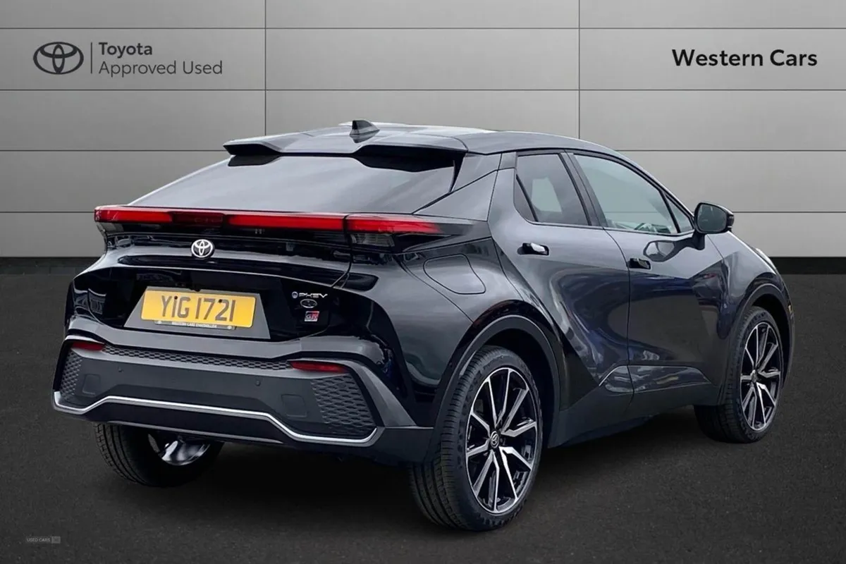 Toyota C-HR 2.0 Vvt-h 13.6 kWh GR Sport CVT Euro - Image 2