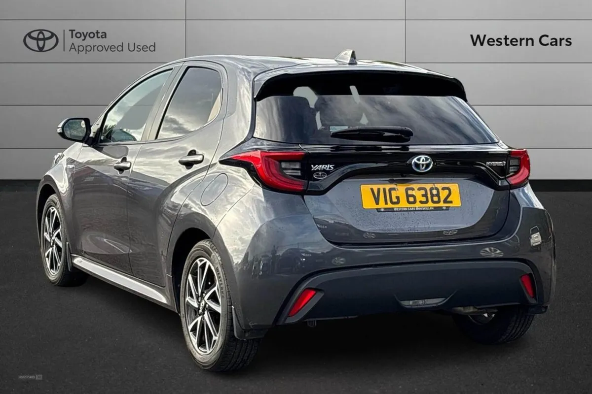 Toyota Yaris 1.5 Vvt-h Design E-cvt Euro 6 (s/s) - Image 4