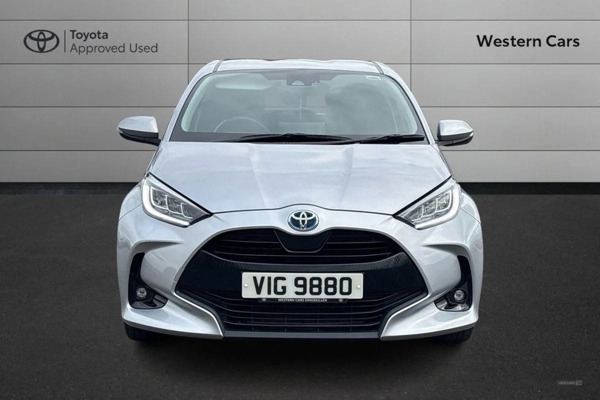 Toyota Yaris 1.5 Vvt-h Design E-cvt Euro 6 (s/s) - Image 2