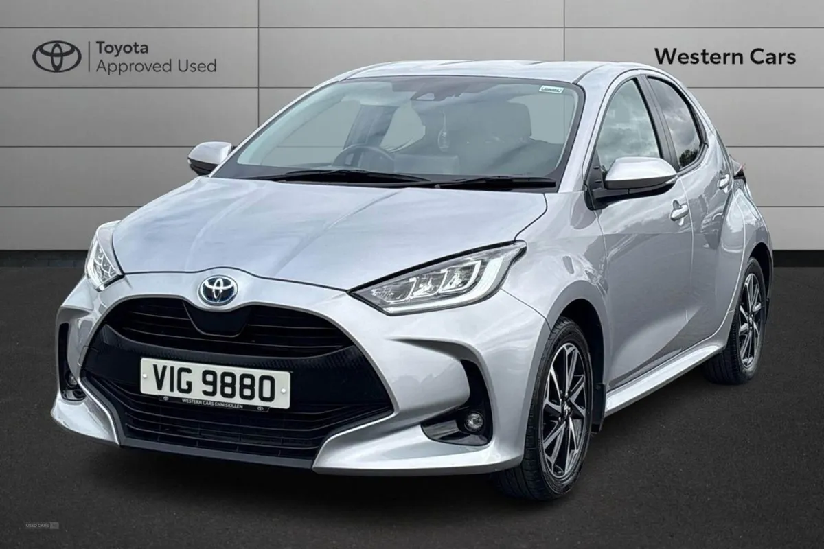 Toyota Yaris 1.5 Vvt-h Design E-cvt Euro 6 (s/s) - Image 3