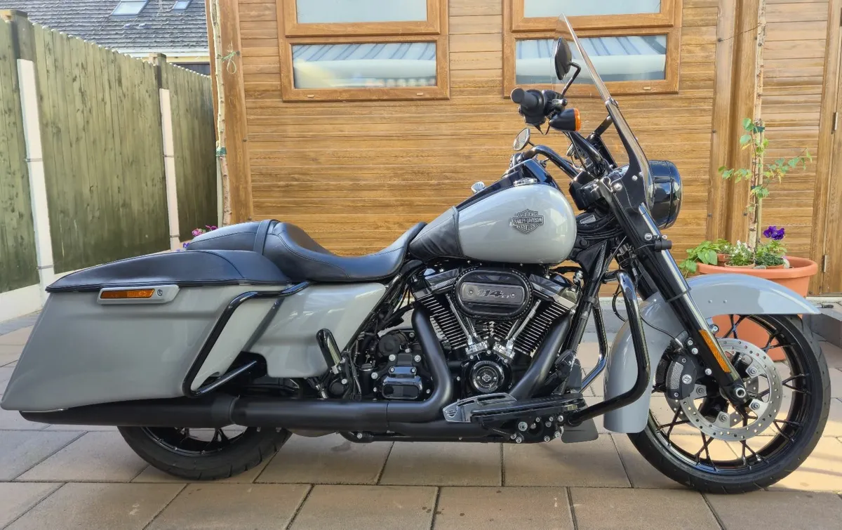 2024 HARLEY DAVIDSON ROAD KING SPECIAL - Image 1