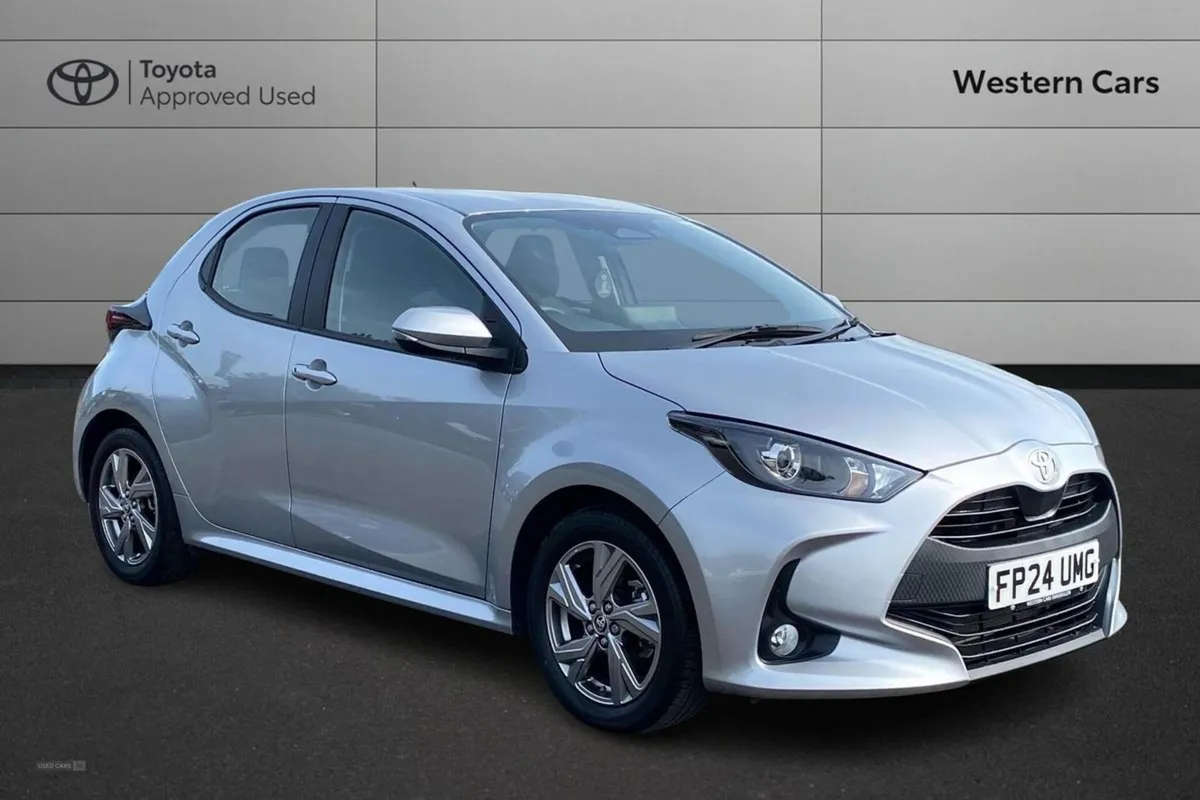 Toyota Yaris 1.5 Vvt-h Icon Hatchback 5dr Petrol - Image 1