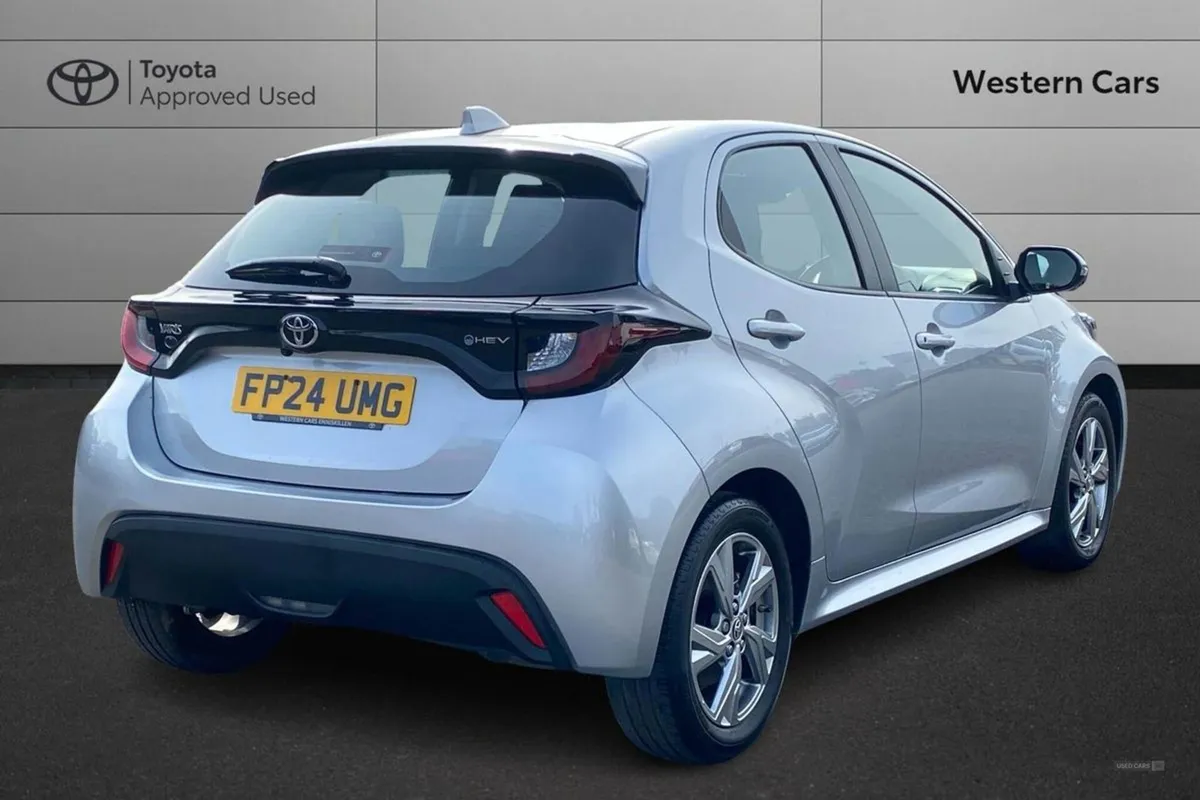 Toyota Yaris 1.5 Vvt-h Icon Hatchback 5dr Petrol - Image 2