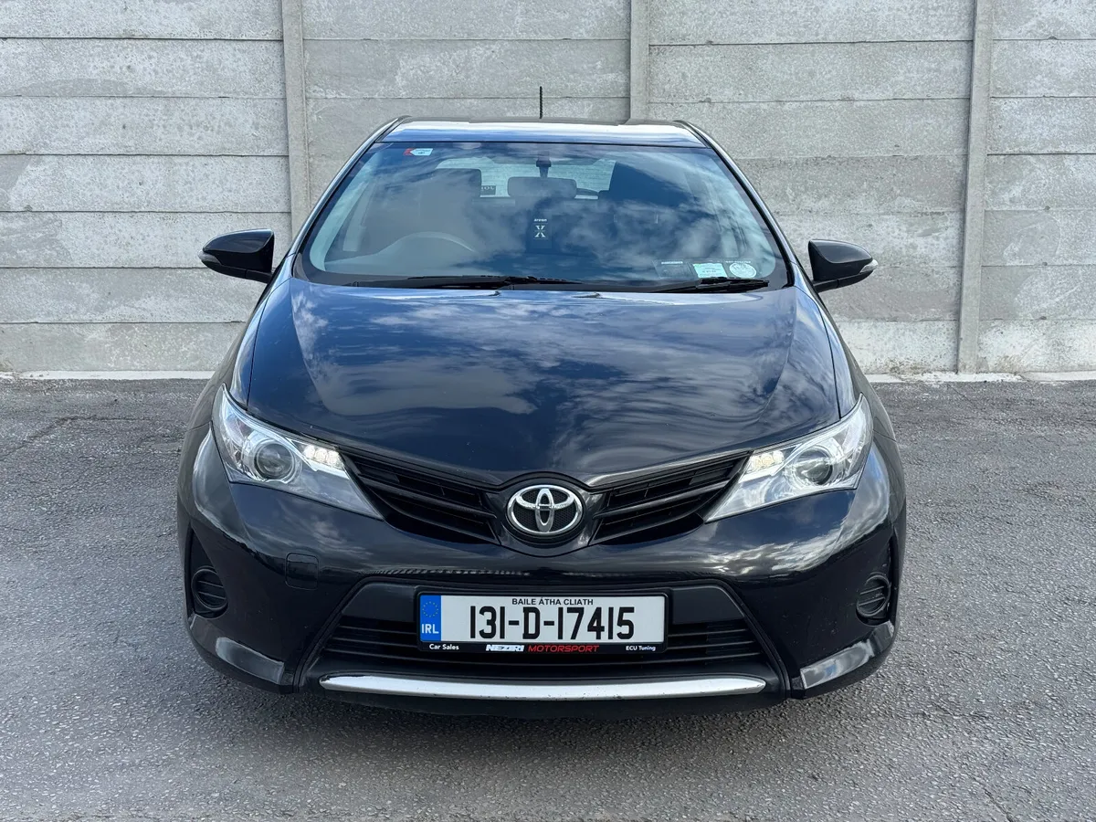 Toyota Auris 1.4D4D TERRA - Image 2
