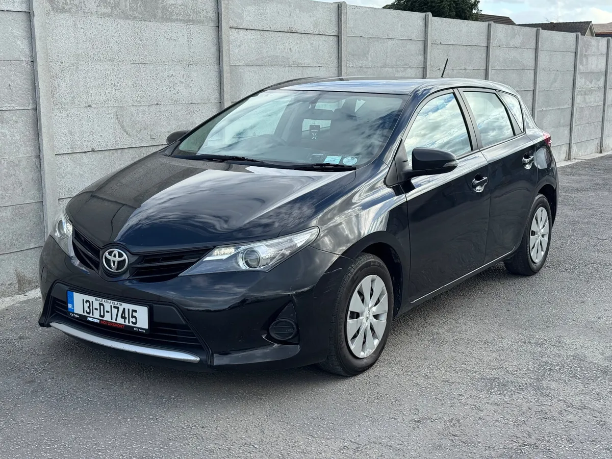 Toyota Auris 1.4D4D TERRA - Image 1
