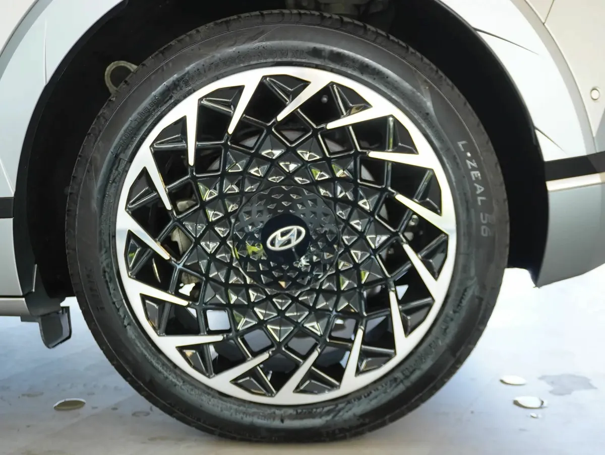 Hyundai IONIQ 5 2021 (NI Car, Import to save €€€!) - Image 2