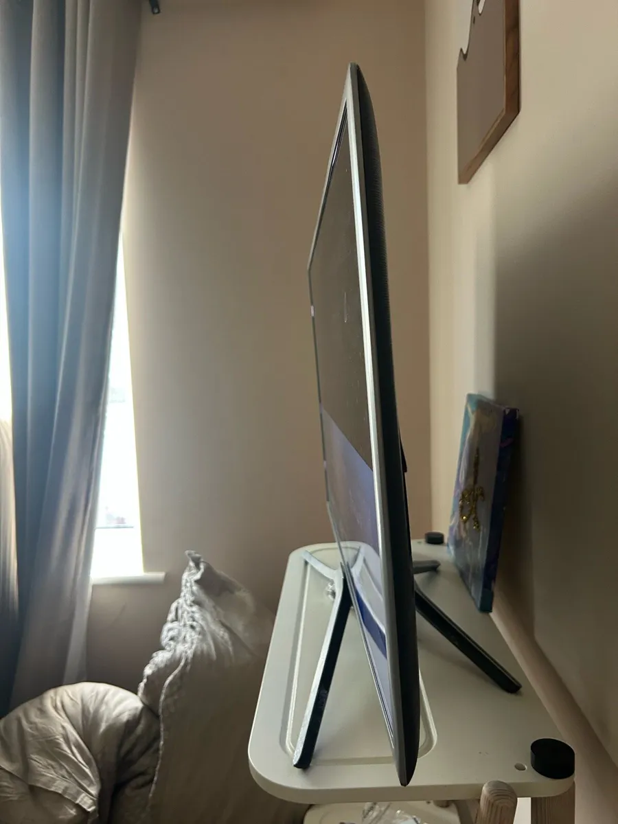 Samsung 32” Smart TV - Full HD - Image 3