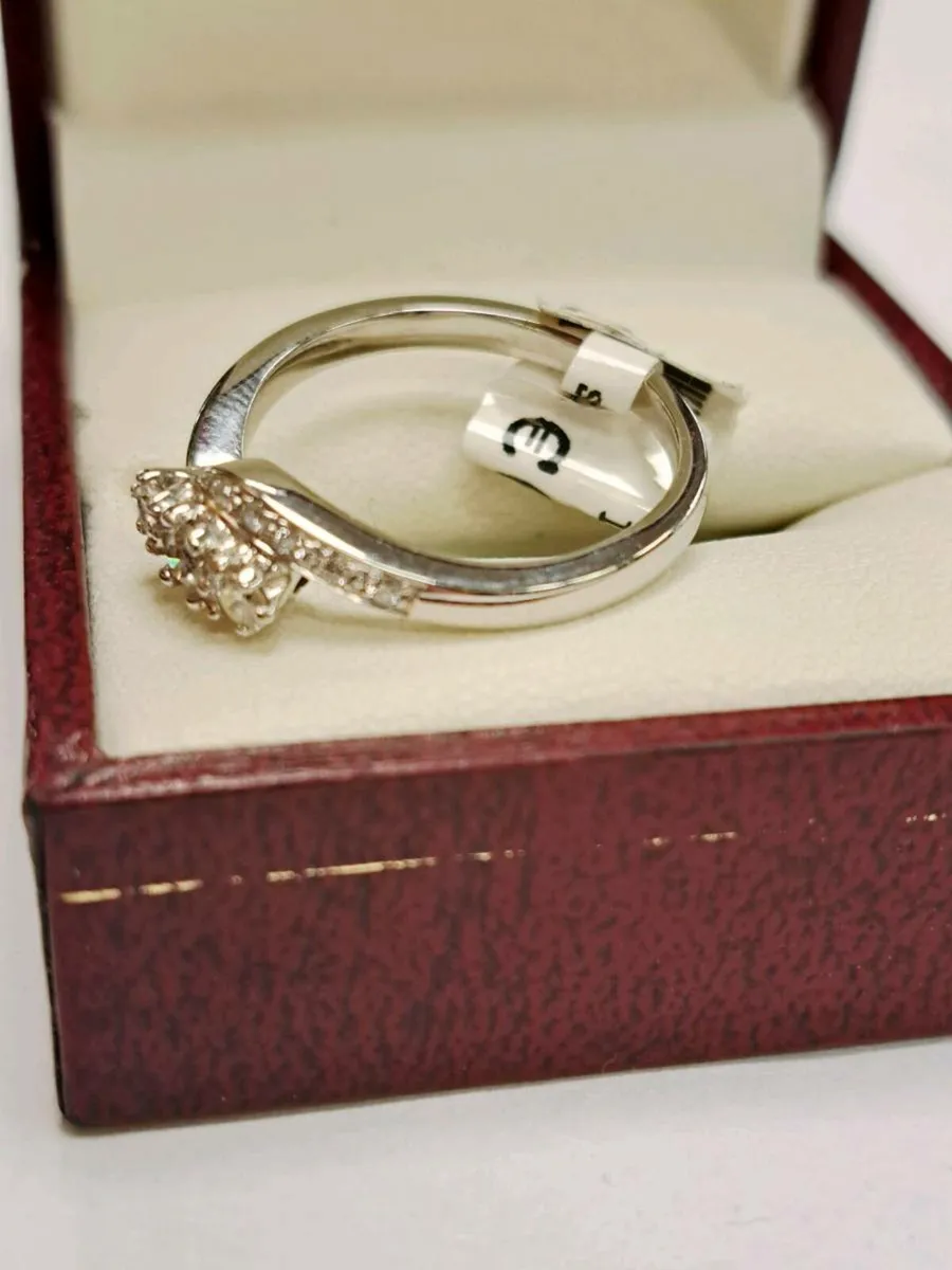 18K White Gold Diamond Ring 18CT - Image 2