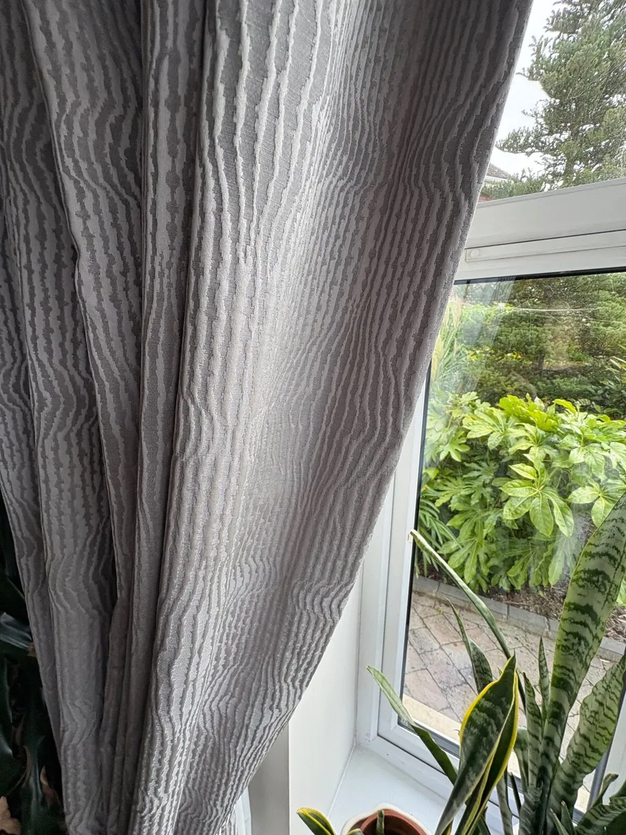 Curtains - Image 4