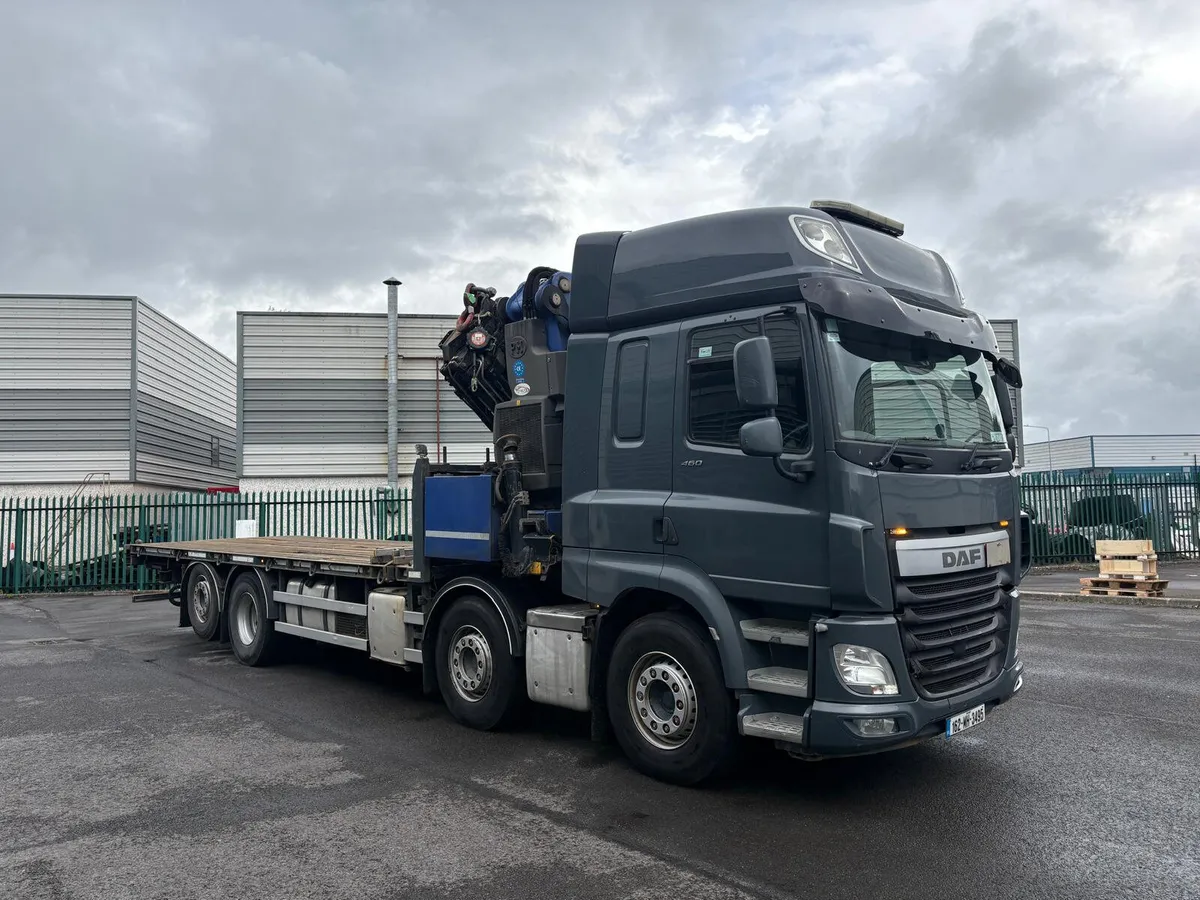 2016 DAF CF 460 8X2 FLATBED WITH CRANE - Image 1