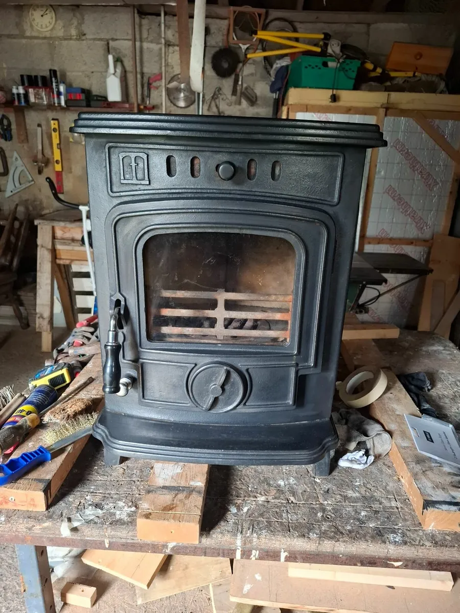 Solid fuel stove